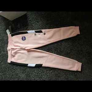 Women’s joggers